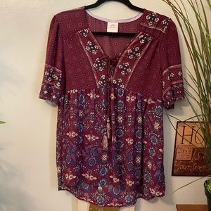 Knox Rose (Target) Short Sleeve Top 20” pit to pit/ shoulder to bottom hem 26”